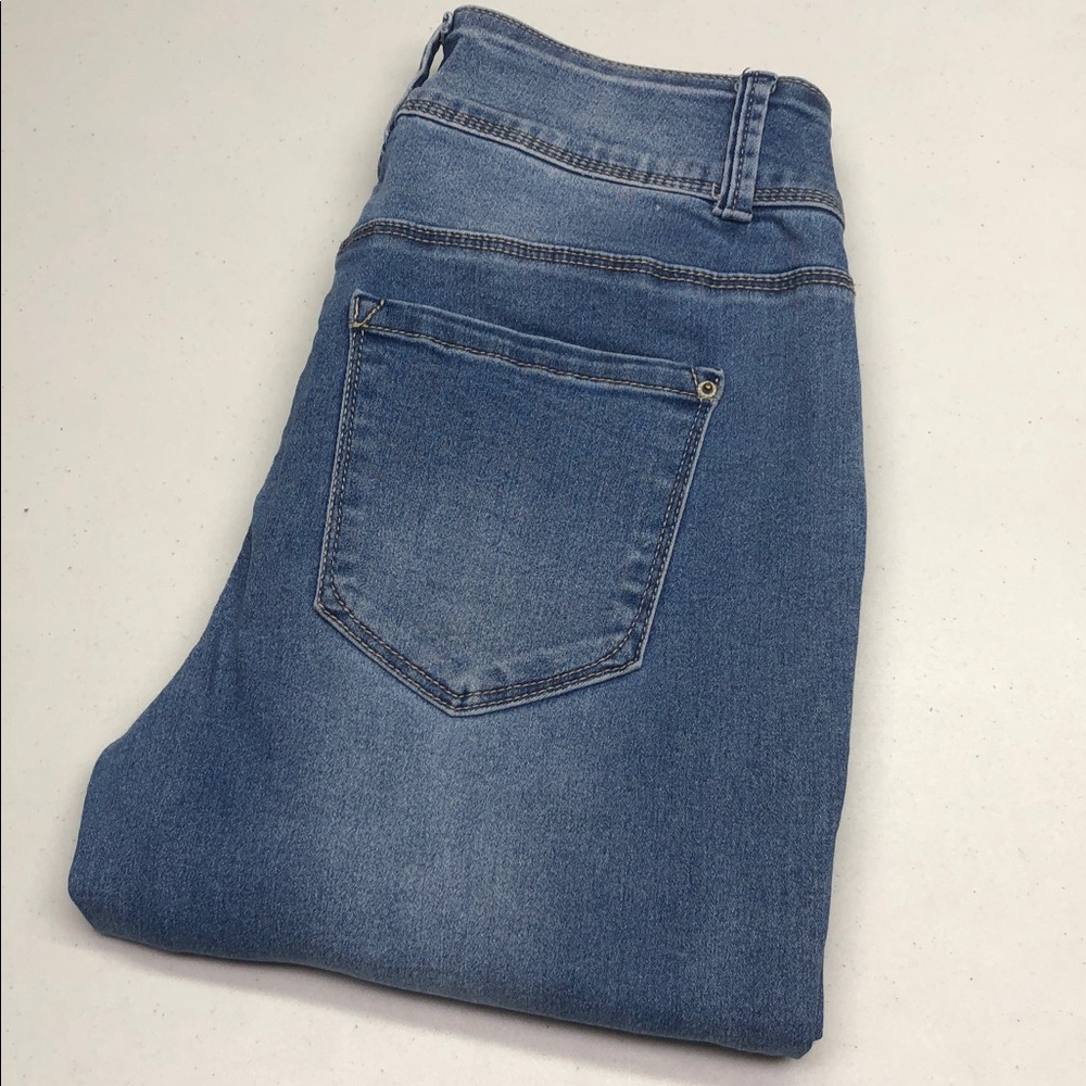 LIKE NEW CURVE APPEAL ESSENTIAL SKINNY JEANS 6/28x28 ⭐️